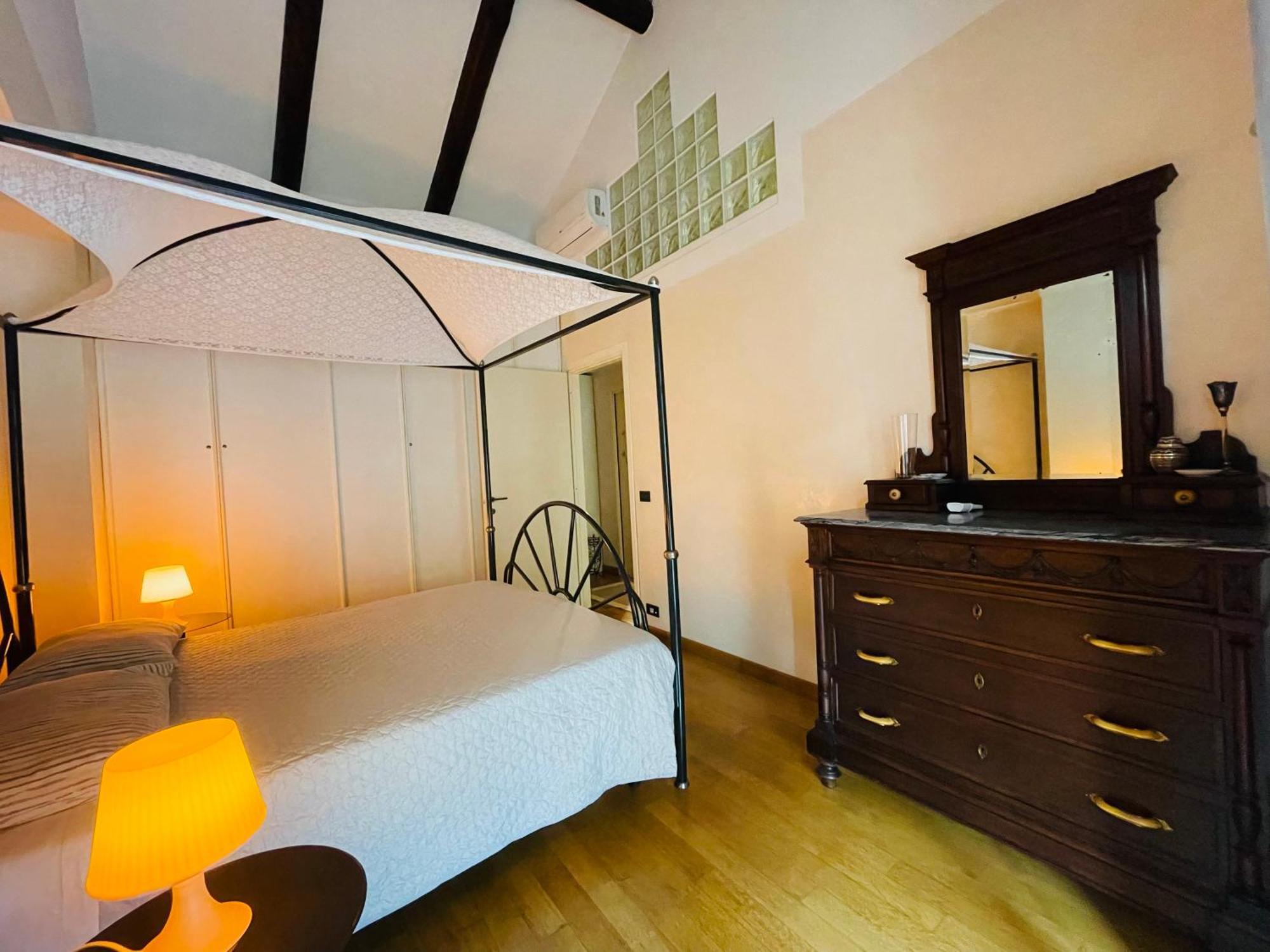 Casa Caroli, Charme E Comfort Nel Cuore Di Alba Exterior foto