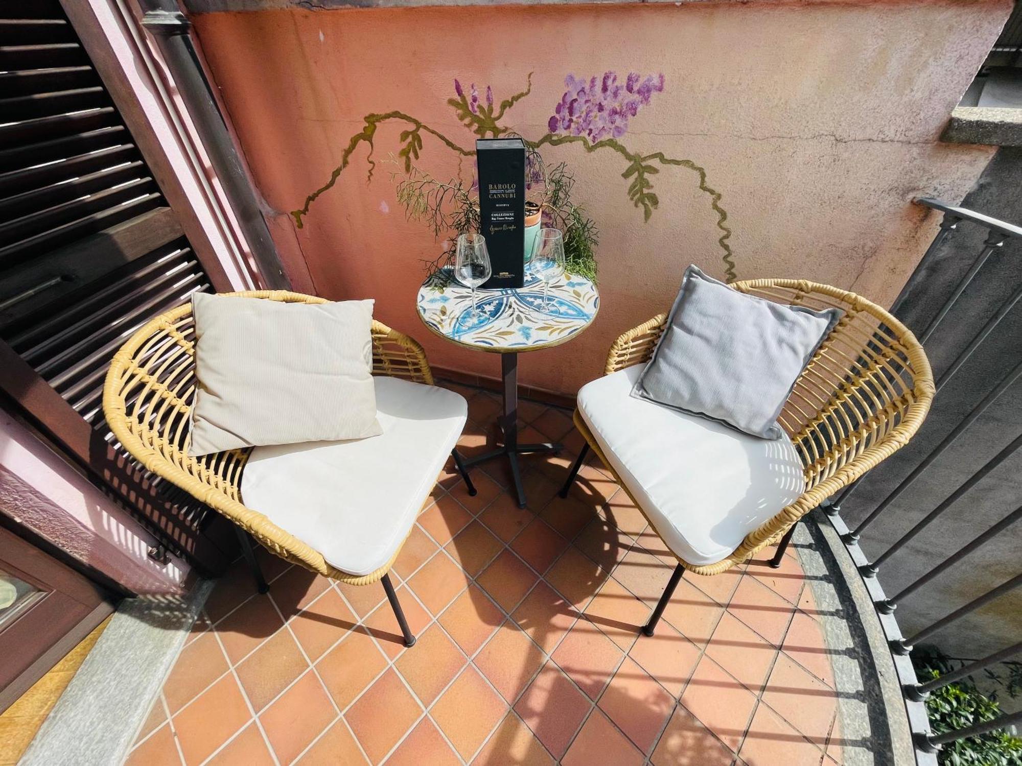 Casa Caroli, Charme E Comfort Nel Cuore Di Alba Exterior foto